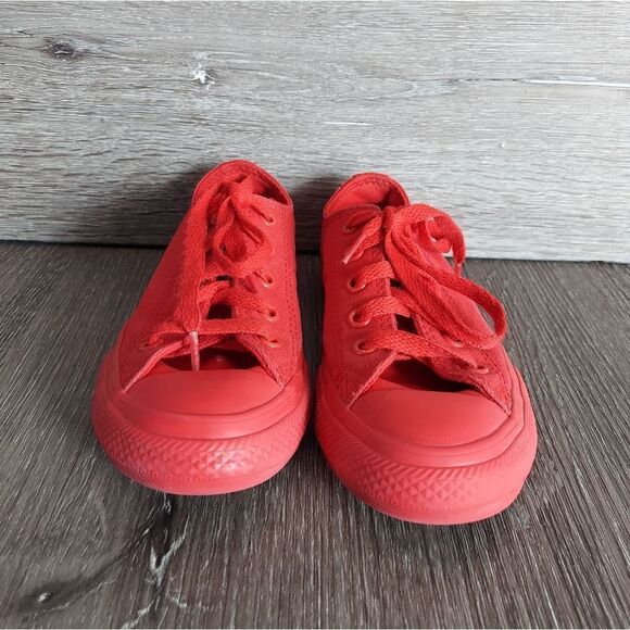 Converse Red Canvas Sneakers with Classic Design - Picture 2 of 8
